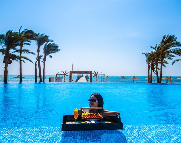 2 outdoor pools - Cancun Sokhna Resort & Villas (Ataqah)