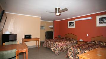 Traditional Double Room | 1 bedroom, desk, free WiFi, bed sheets