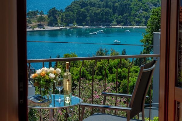 Deluxe Double Room, Balcony, Sea View | Balcony