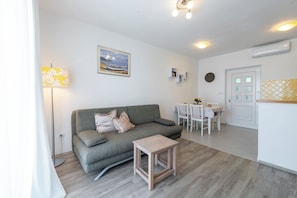 Apartment, Sea View | Living area