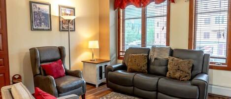 TV, fireplace, offices