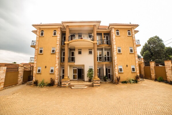 Fachada da propriedade