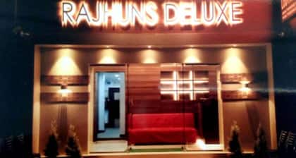 Rajhuns Deluxe Lodging