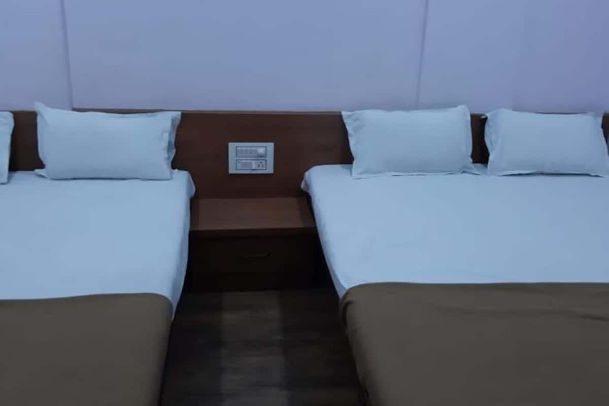 Quadruple Room (NON AC) | Rollaway beds, free WiFi, bed sheets