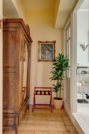 The Frescoes Suite | ผ้าปูที่นอนฝ้ายอียิปต์, เครื่องนอนระดับพรีเมียม, ผ้านวมขนเป็ด