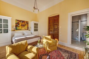 The Grand Heritage Suite | エジプト綿のシーツ、高級寝具、羽毛の掛け布団、ピロートップベッド