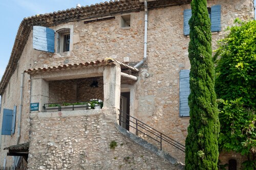 Charmante Wohnung im Stadthaus im Herzen von Eygalieres