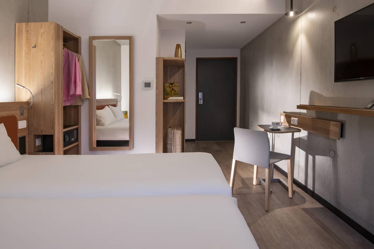 Standard Twin Room, 2 Twin Beds | In-room safe, desk, blackout drapes, soundproofing