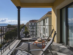 In-room safe, desk, blackout curtains, soundproofing - ibis Styles Ajaccio Napoleon (Ajaccio)