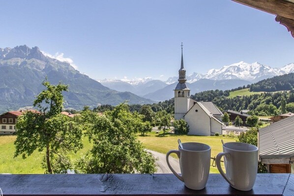 Vue depuis lâhĂ©bergement