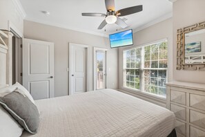 4 bedrooms, hypo-allergenic bedding, iron/ironing board, WiFi - Silverfin Villa with Large Pool and Designer Interior (Miramar Beach)