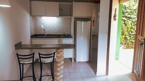 Standard Suite | Minibar, free WiFi, bed sheets - Pousada Bangalôs Da Mole - Florianópolis (Florianópolis)