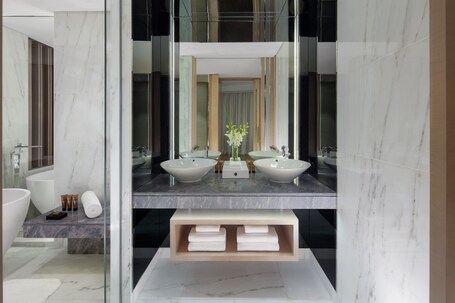 Paramount Hotel Dubai - Image 31