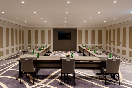 Paramount Hotel Dubai - Image 61