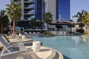 Outdoor pool, pool cabanas (surcharge), pool umbrellas - Paramount Hotel Dubai (Dubai)