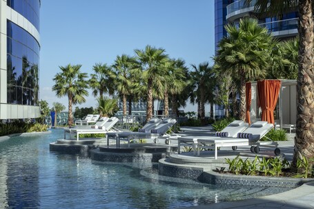 Paramount Hotel Dubai - Image 3