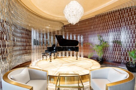 Paramount Hotel Dubai - Image 2