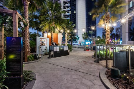 Paramount Hotel Dubai - Image 25