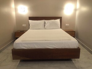 Habitación estándar | Minibar, cortinas opacas, sistema de insonorización y wifi gratis