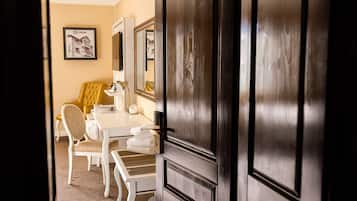 Superior Double or Twin Room | Hypo-allergenic bedding, memory foam beds, minibar, in-room safe