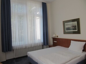 Desk, free WiFi, bed sheets - Golfhotel Denzerheide (Eitelborn)