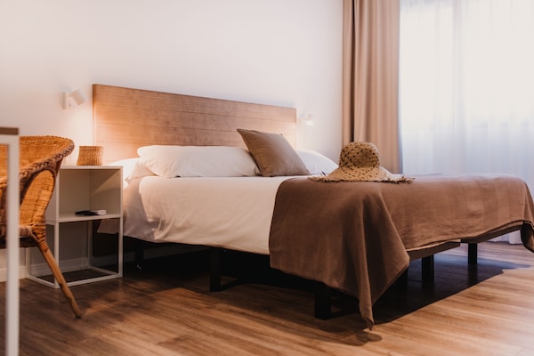 Double or Twin Room | Hypo-allergenic bedding, desk, free WiFi, bed sheets