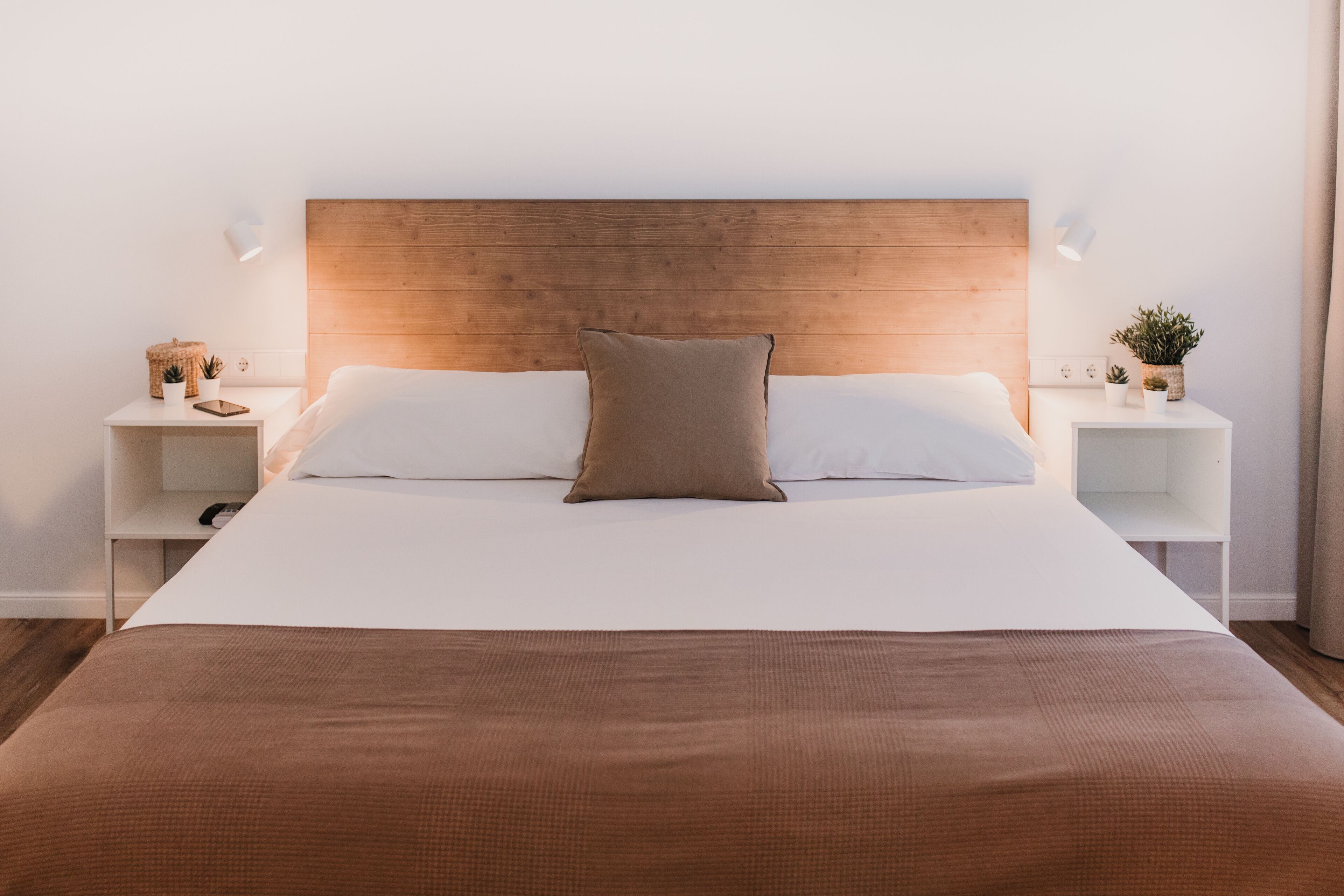 Economy kamer | Hypoallergeen beddengoed, een bureau, gratis wifi, beddengoed