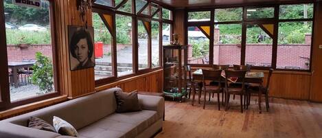 Free daily full breakfast