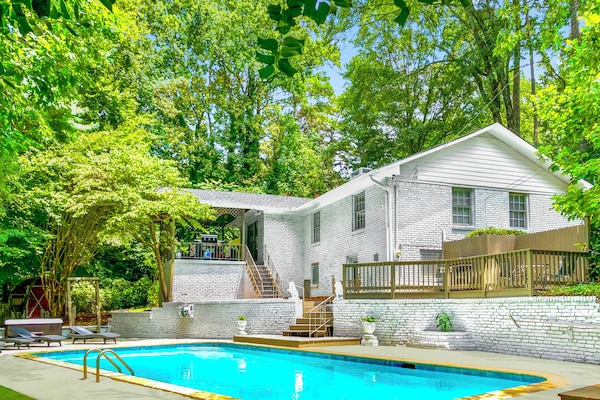 Enjoy a nice cool plunge in our large private over-sized seasonal pool (May-Sep)