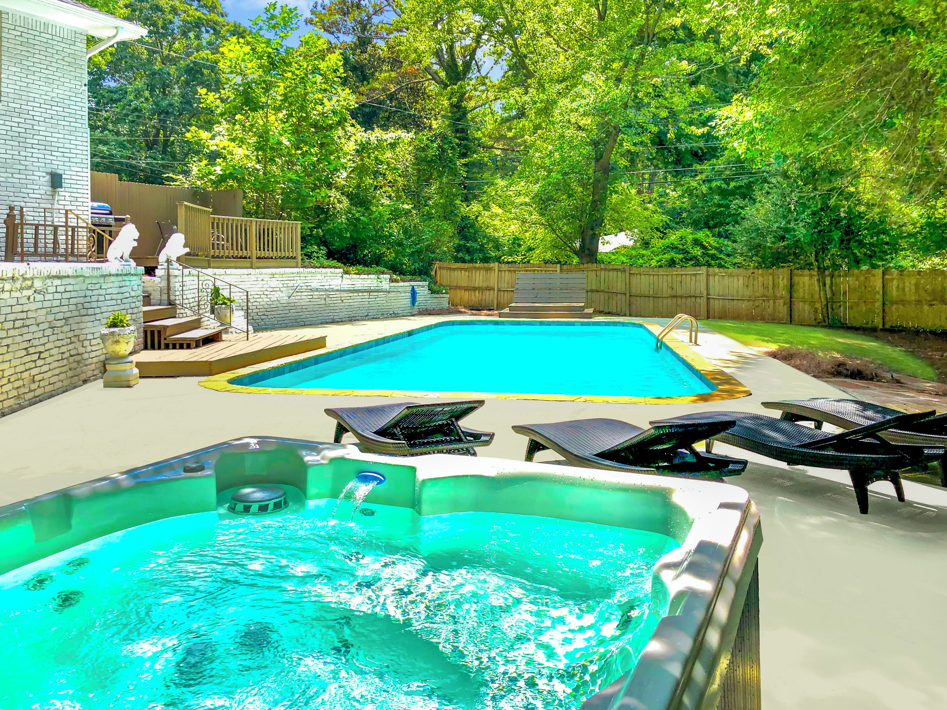 Soak your sorrows away in a private year-round hot tub