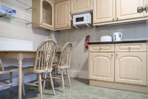 Deluxe Double Room | Shared kitchen