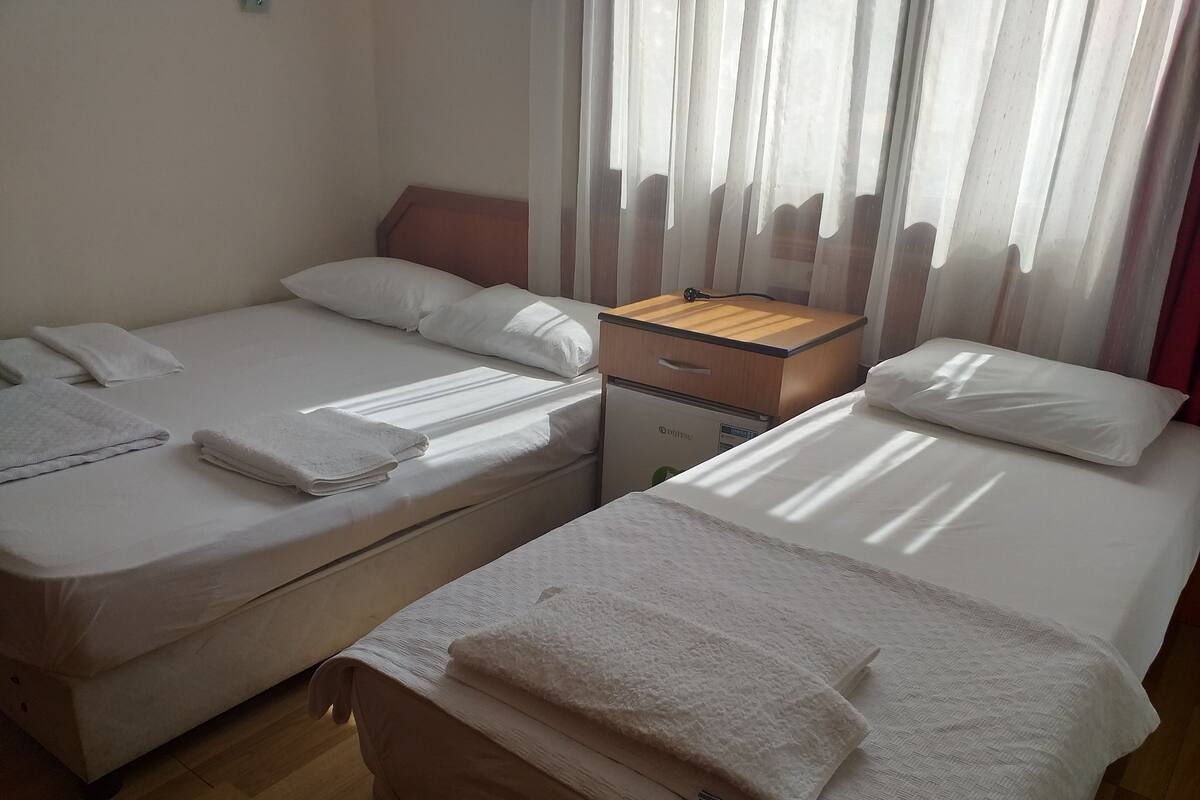Free WiFi, bed sheets