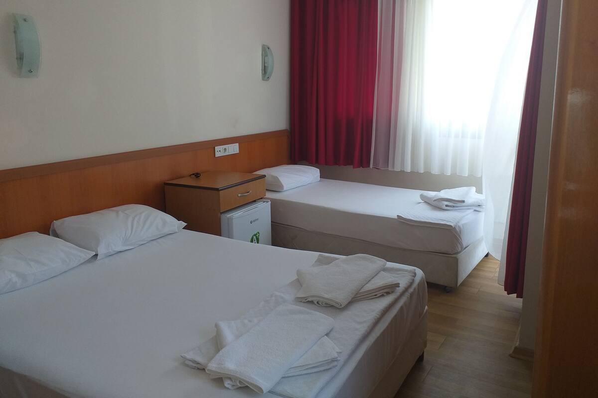 Free WiFi, bed sheets