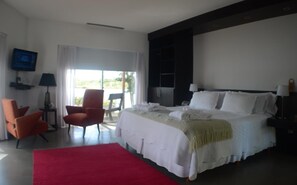 Habitación Confort con 1 cama doble o 2 individuales | Minibar, caja fuerte, sistema de insonorización y wifi gratis