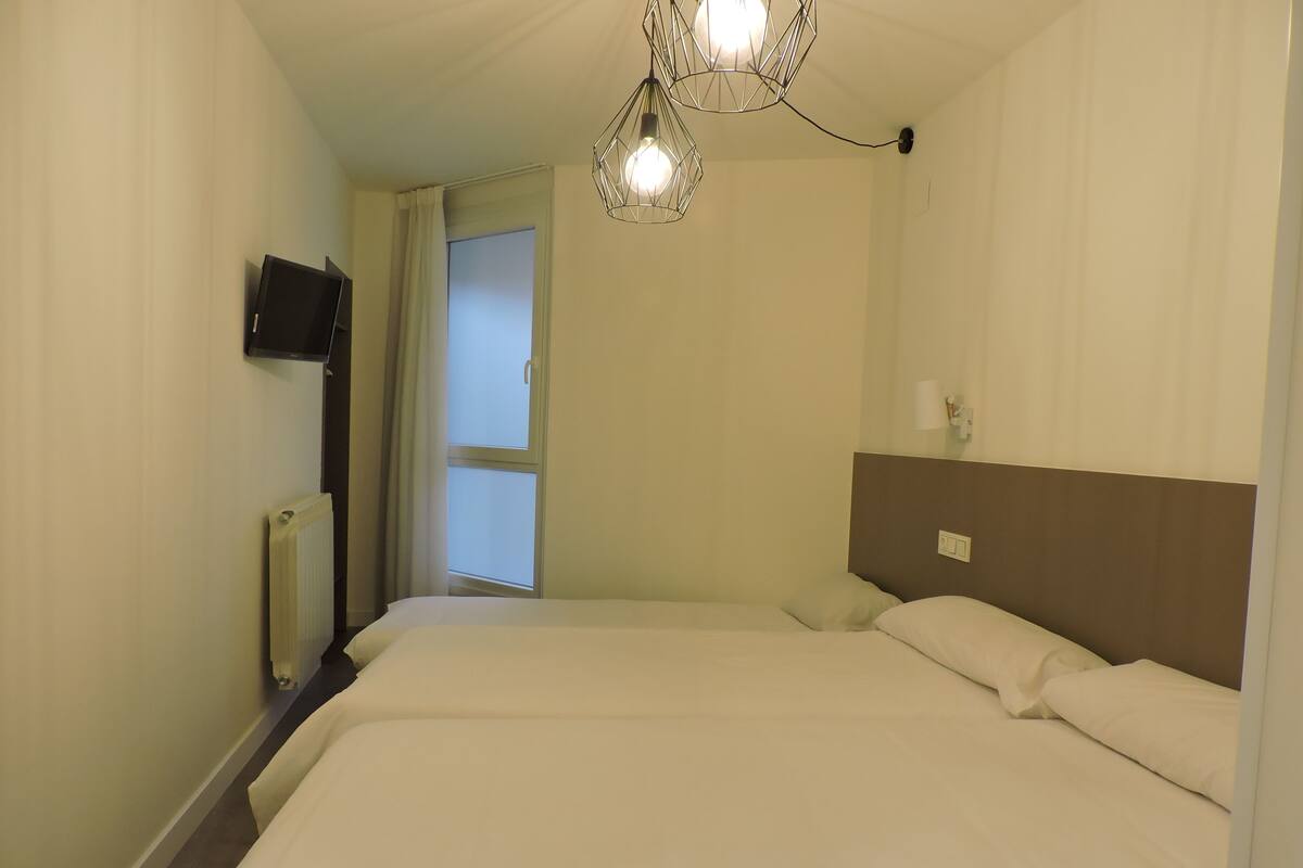 Triple Room | WiFi (free), bed sheets