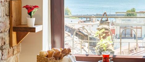 Petit déjeuner continental compris tous les jours