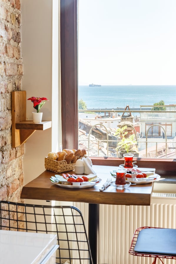 Free daily continental breakfast - Miro Mansion (Istanbul)