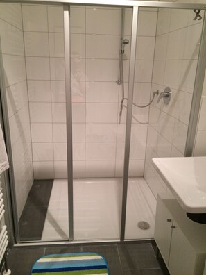Bathroom shower - Ferienapartments Bergheim36 (Heidelberg)