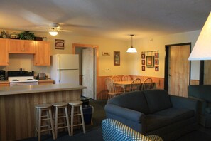 32-inch TV with digital channels, Hulu, streaming services