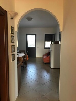 Apartment, 2 Schlafzimmer | Wohnzimmer | LCD-Fernseher, DVD-Player