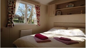 Individually decorated, individually furnished, free WiFi, bed sheets - Le Cabri Resort (Duras)