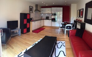 Căn hộ phong cách cổ điển | Khu phòng khách | TV màn hình phẳng