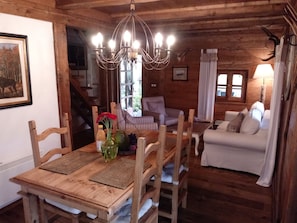 Traditional Chalet | Living area