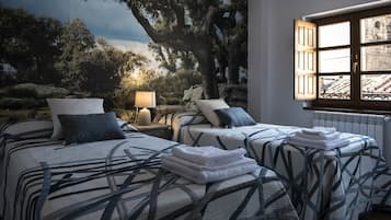 Twin Room | In-room safe, free cribs/infant beds, rollaway beds, free WiFi