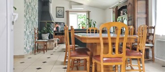 Homerez - Spacious House in Venansault with Garden and Terrace