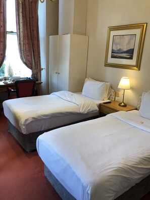 ห้องทวิน | เตารีด/โต๊ะรีดผ้า, Wi-Fi ฟรี, ผ้าปูที่นอน