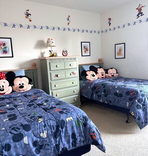 6 bedrooms, in-room safe, iron/ironing board, travel cot