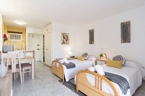 1 bedroom, desk, free WiFi, bed sheets