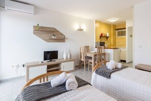 1 slaapkamer, een bureau, gratis wifi, beddengoed