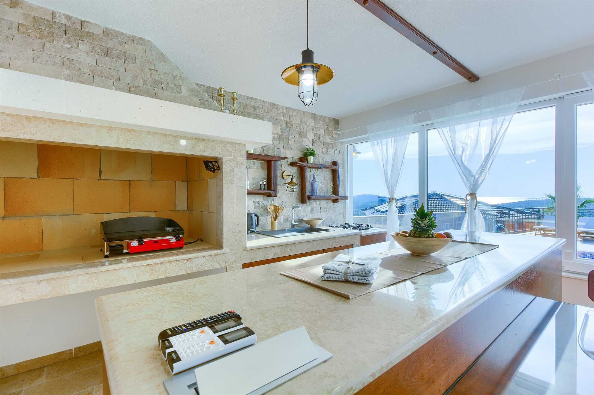 Refrigerador, microondas, horno y lavavajillas 